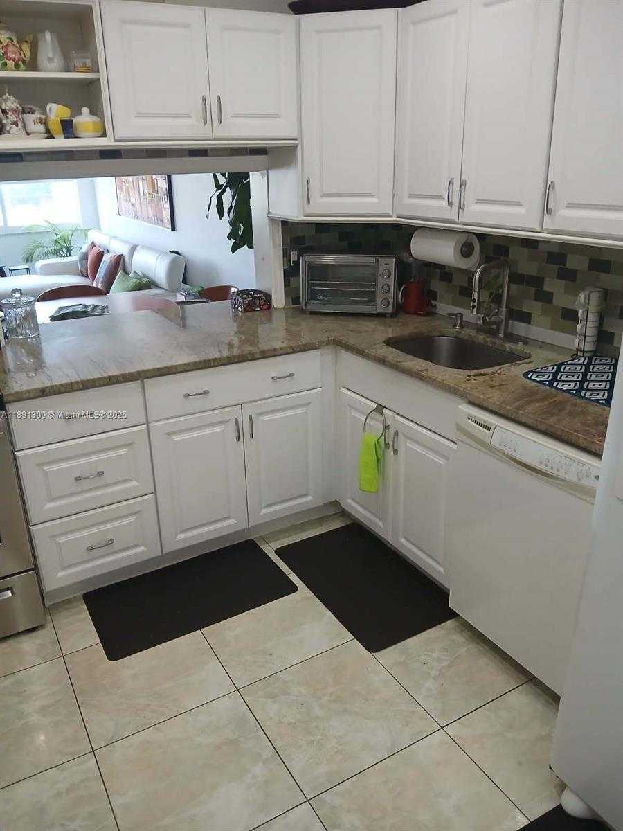 Small Image of 329 SOUTH EAST 3RD ST #304S, Hallandale Beach Number 3