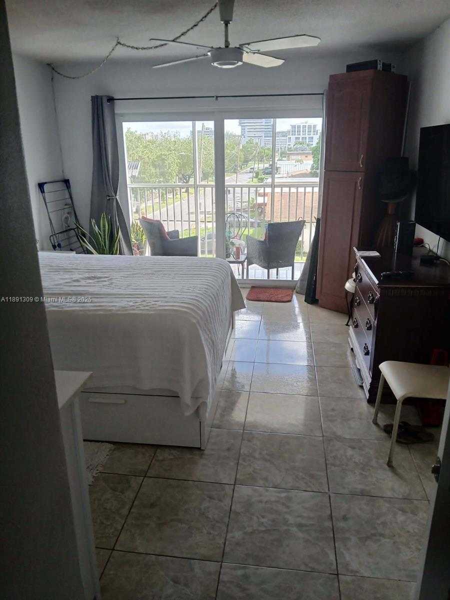 Small Image of 329 SOUTH EAST 3RD ST #304S, Hallandale Beach Number 6