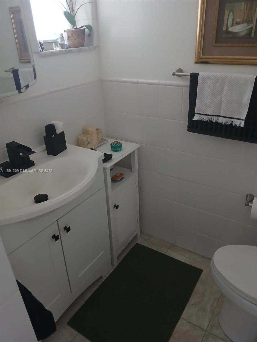 Small Image of 329 SOUTH EAST 3RD ST #304S, Hallandale Beach Number 8