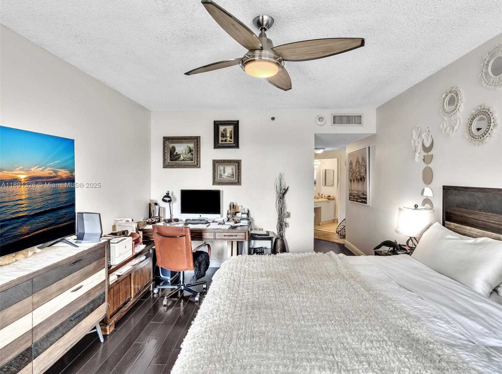 Small Image of 6422 COLLINS AVE #701, Miami Beach Number 15