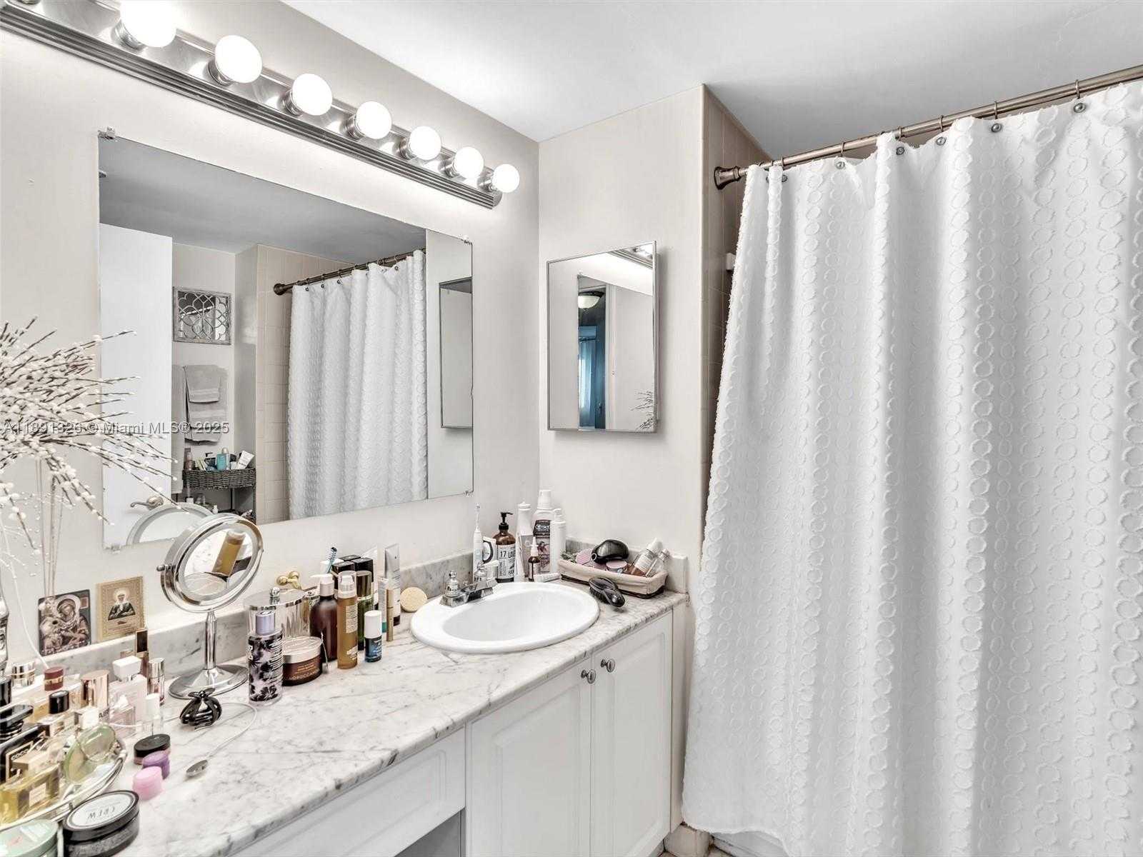 Small Image of 6422 COLLINS AVE #701, Miami Beach Number 18