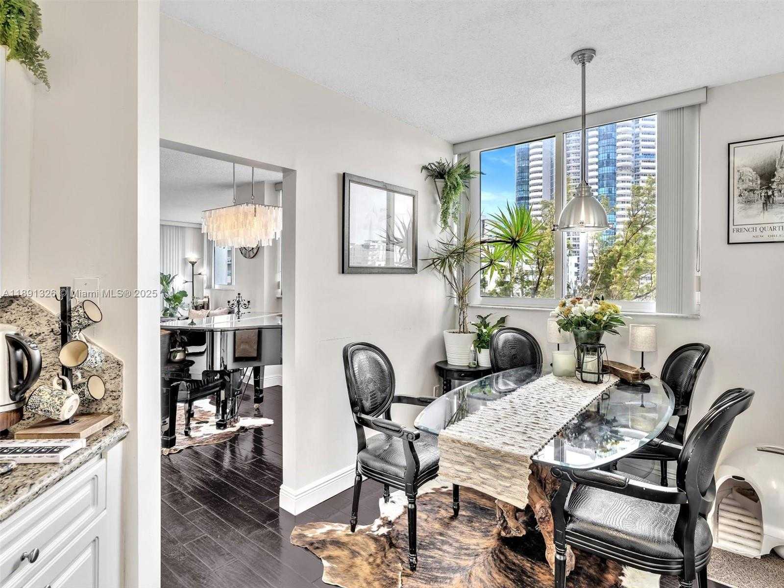 Small Image of 6422 COLLINS AVE #701, Miami Beach Number 2