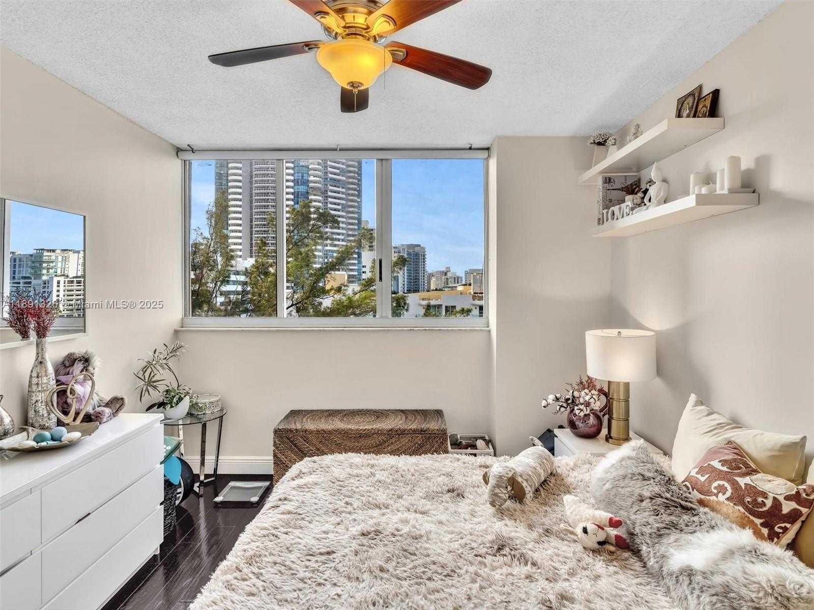 Small Image of 6422 COLLINS AVE #701, Miami Beach Number 20