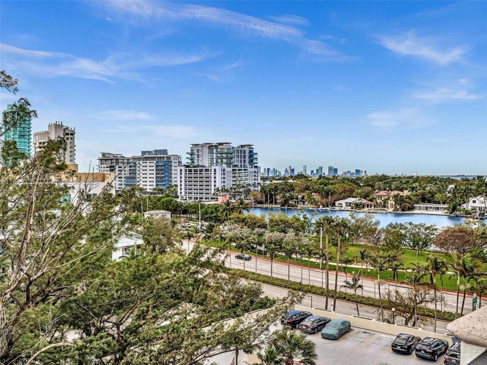 Small Image of 6422 COLLINS AVE #701, Miami Beach Number 31