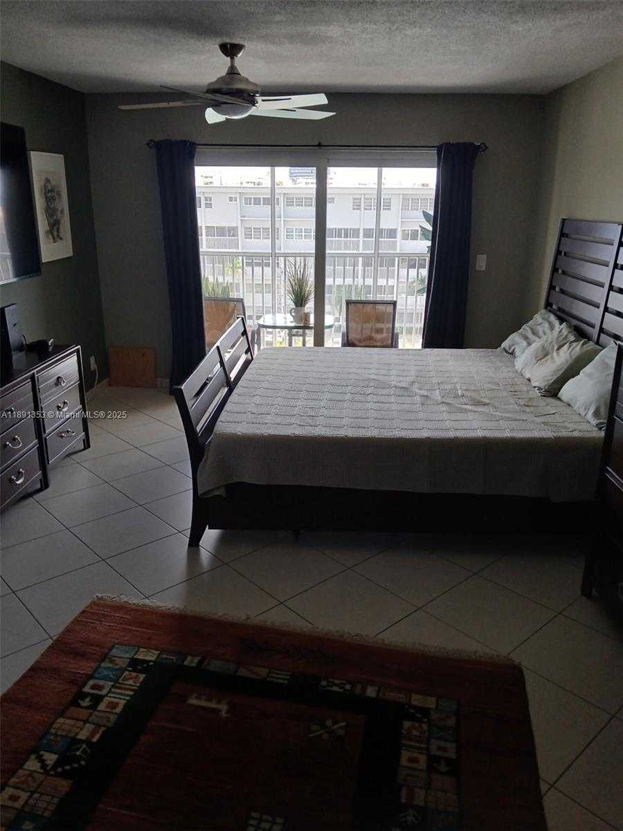 Small Image of 330 SOUTH EAST 2ND ST #503E, Hallandale Beach Number 3