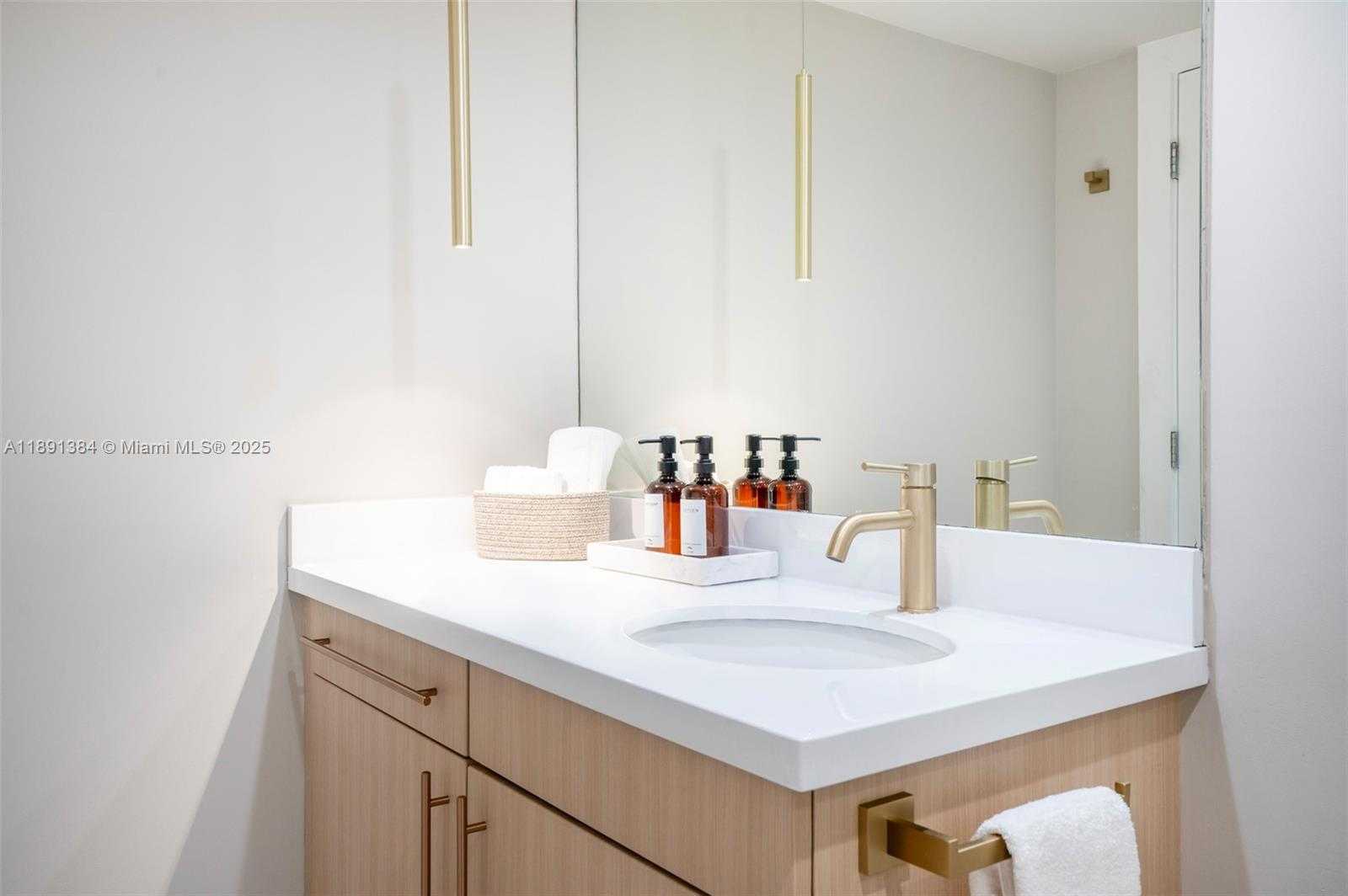 Small Image of 2301 COLLINS AVE #836, Miami Beach Number 12