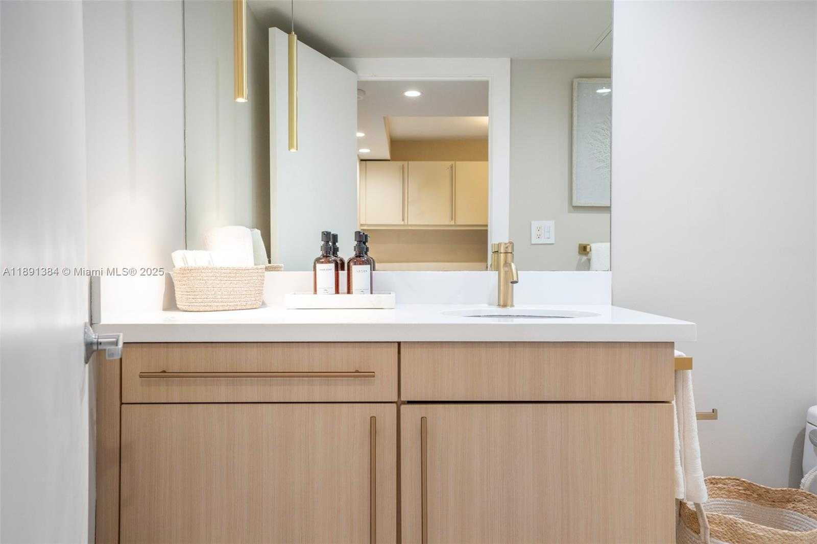 Small Image of 2301 COLLINS AVE #836, Miami Beach Number 13