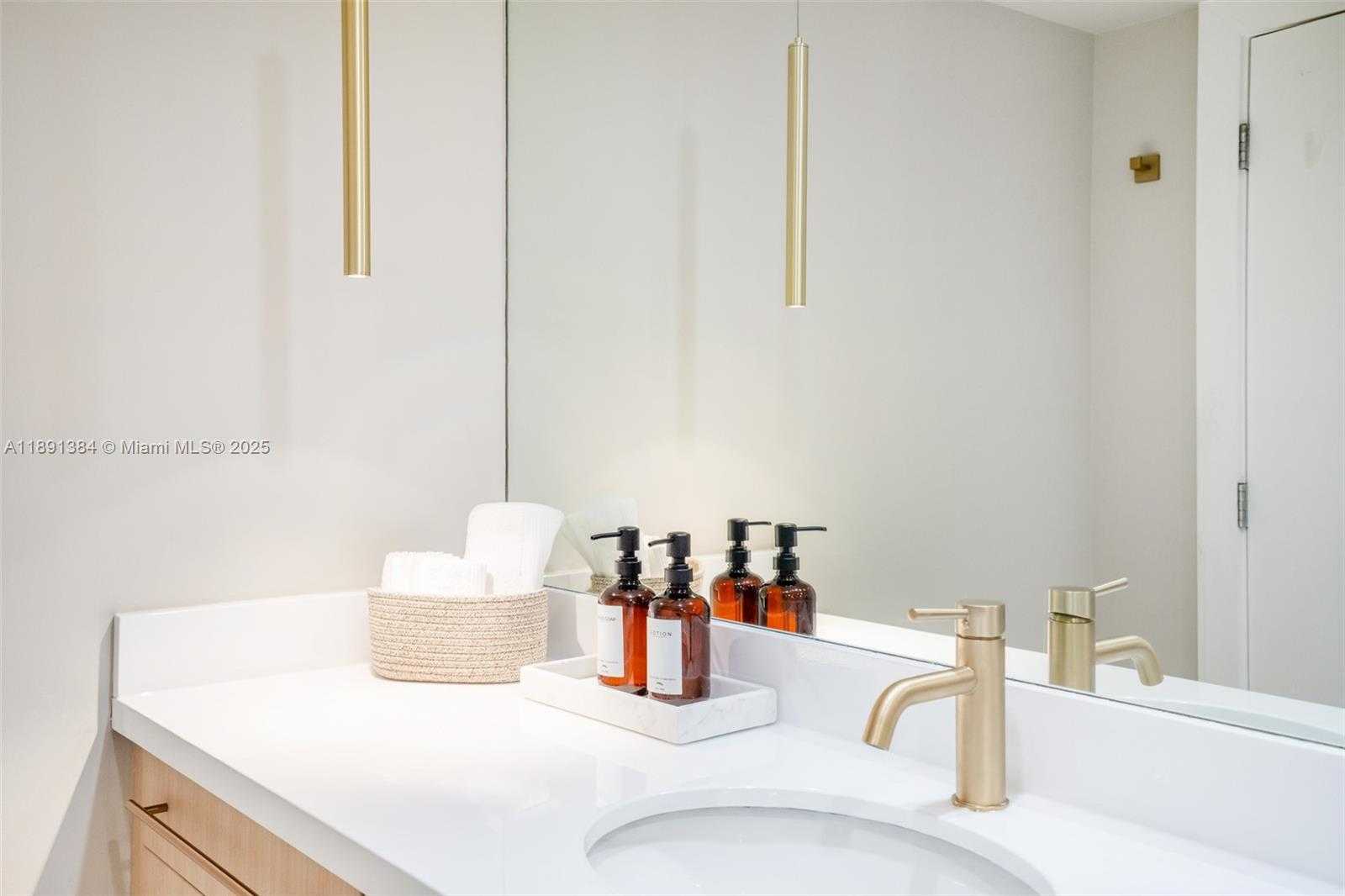 Small Image of 2301 COLLINS AVE #836, Miami Beach Number 9