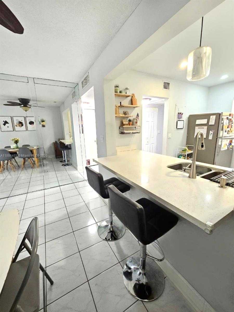 Small Image of 4249 SOUTH CARAMBOLA CIR S #2698, Coconut Creek Number 10