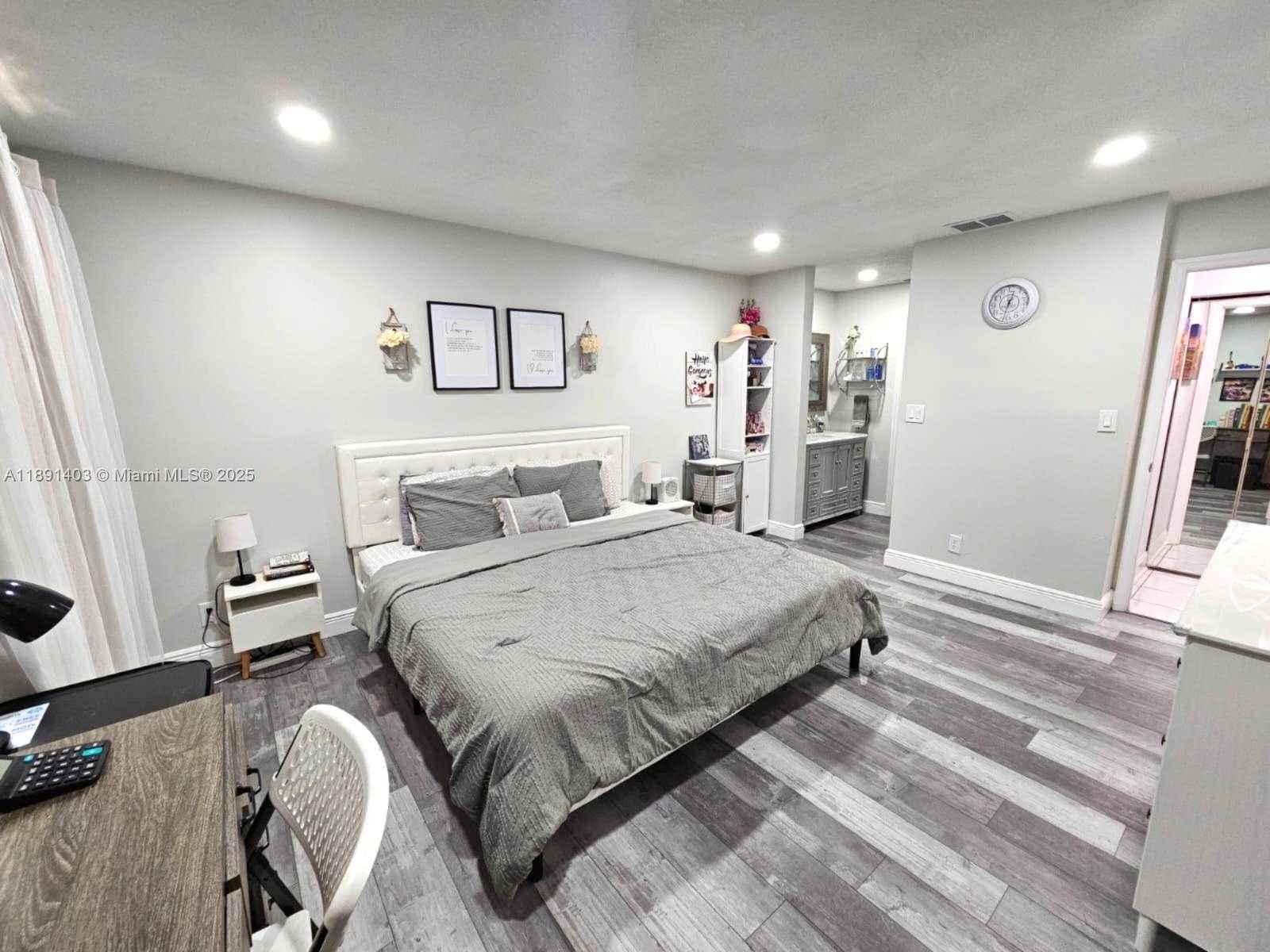 Small Image of 4249 SOUTH CARAMBOLA CIR S #2698, Coconut Creek Number 16