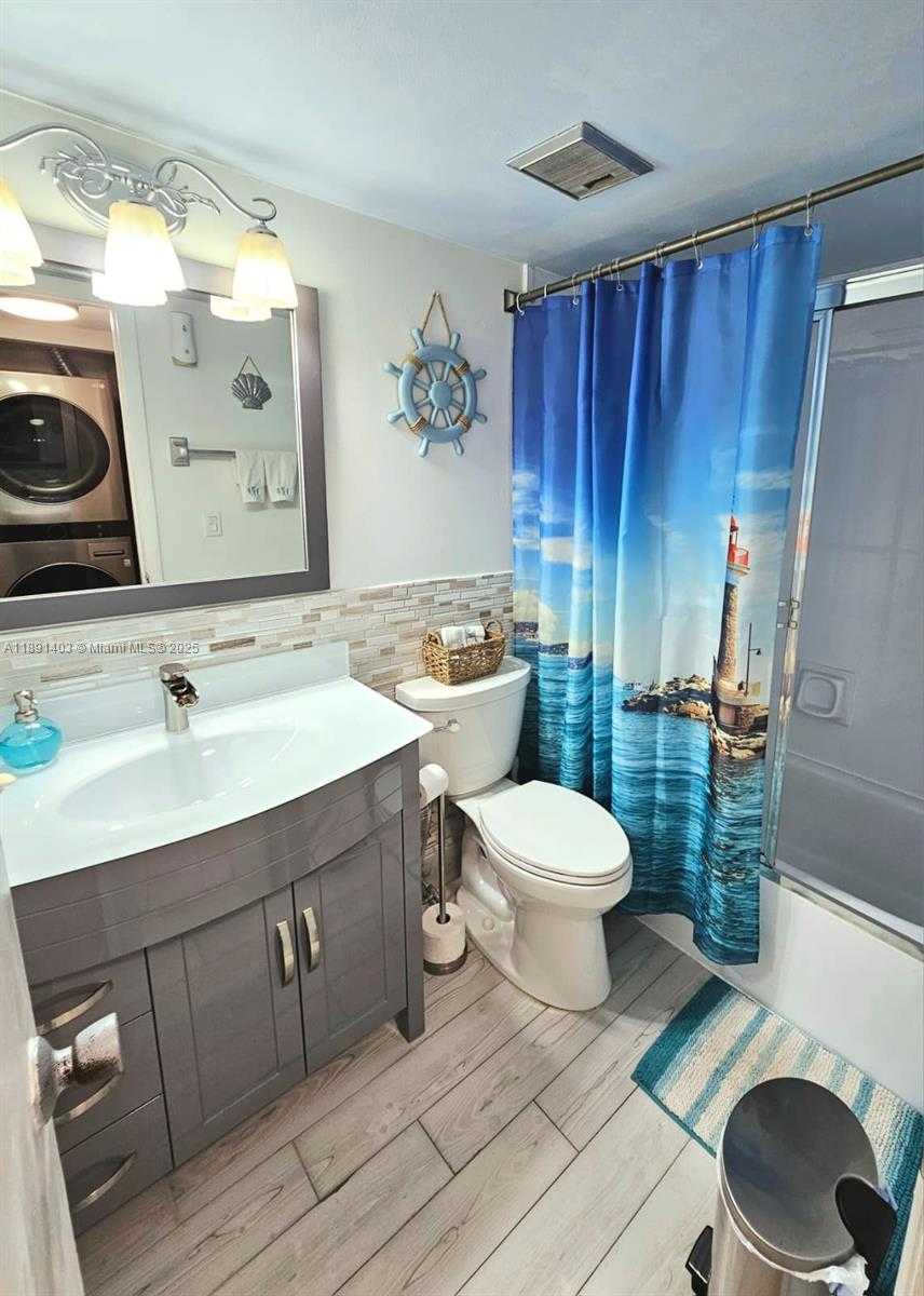 Small Image of 4249 SOUTH CARAMBOLA CIR S #2698, Coconut Creek Number 22