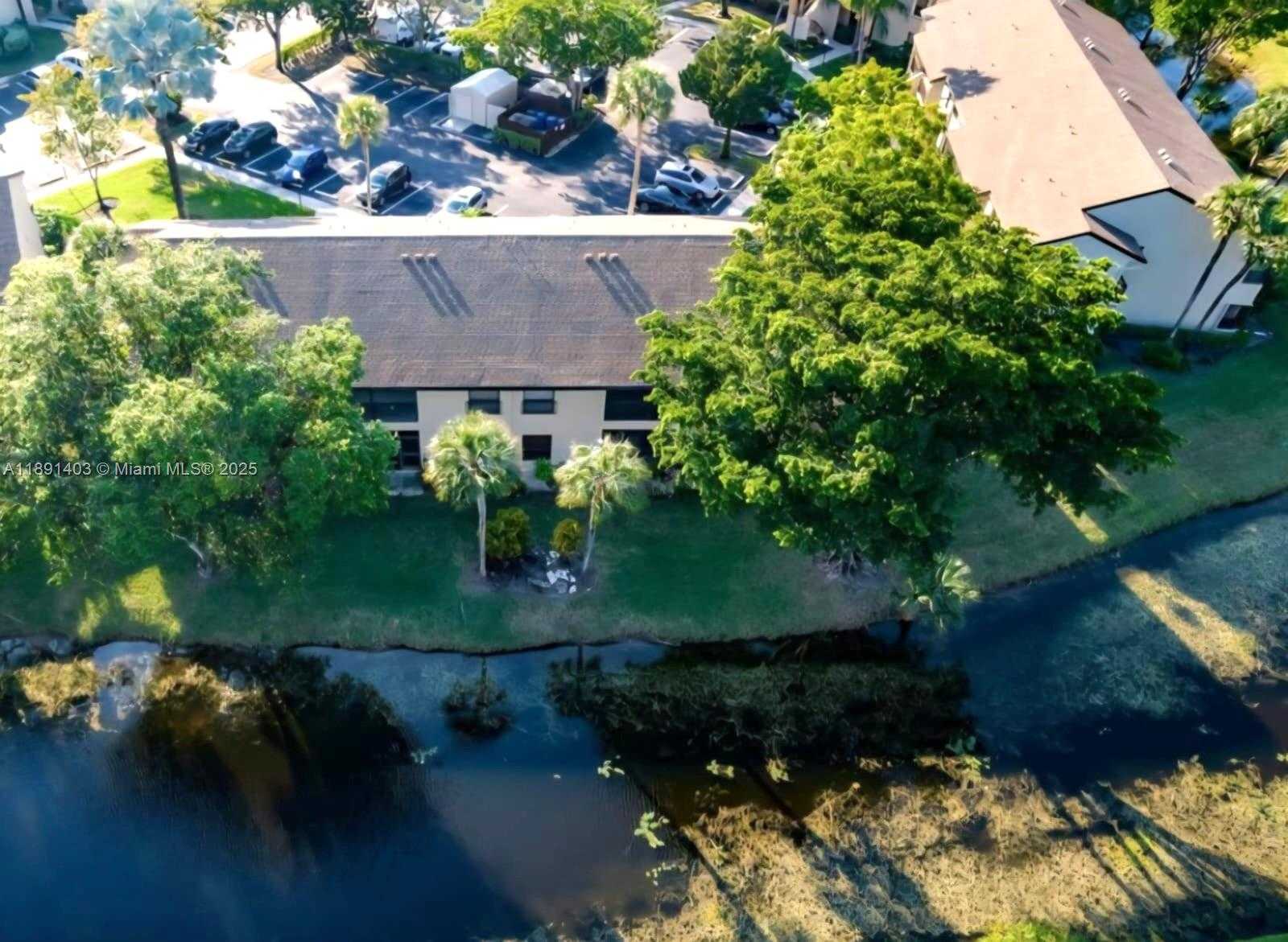 Small Image of 4249 SOUTH CARAMBOLA CIR S #2698, Coconut Creek Number 26