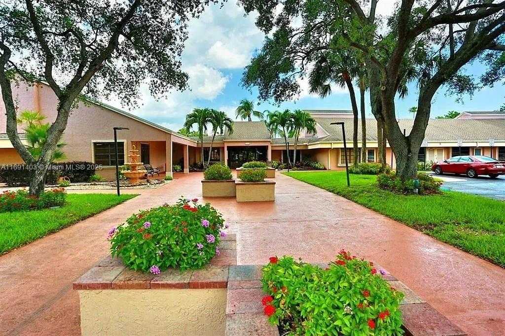 Small Image of 4249 SOUTH CARAMBOLA CIR S #2698, Coconut Creek Number 29