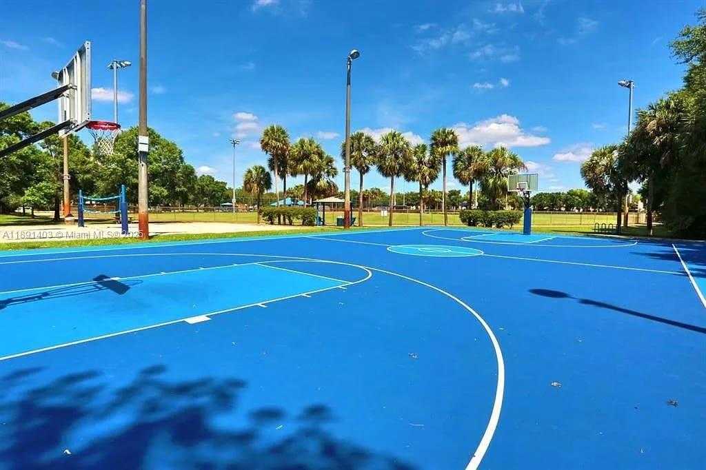 Small Image of 4249 SOUTH CARAMBOLA CIR S #2698, Coconut Creek Number 31