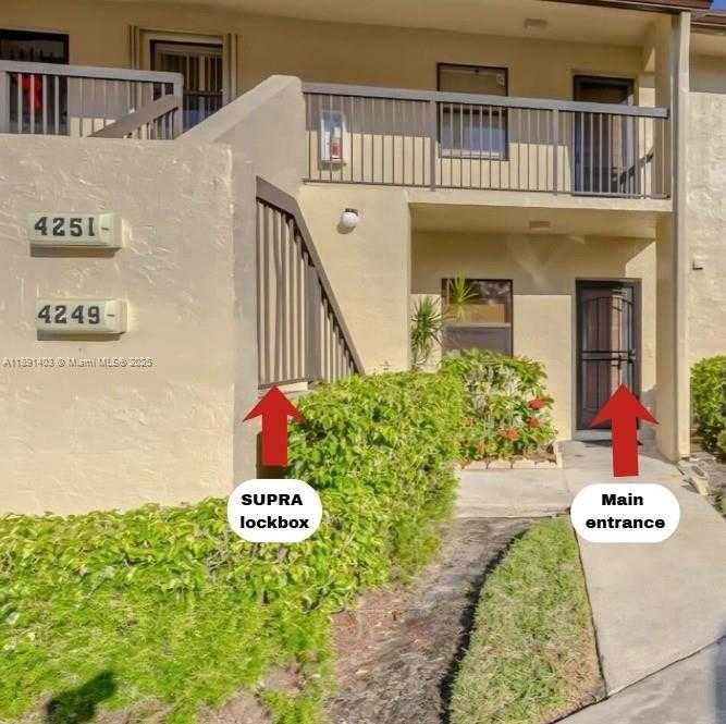 Small Image of 4249 SOUTH CARAMBOLA CIR S #2698, Coconut Creek Number 39