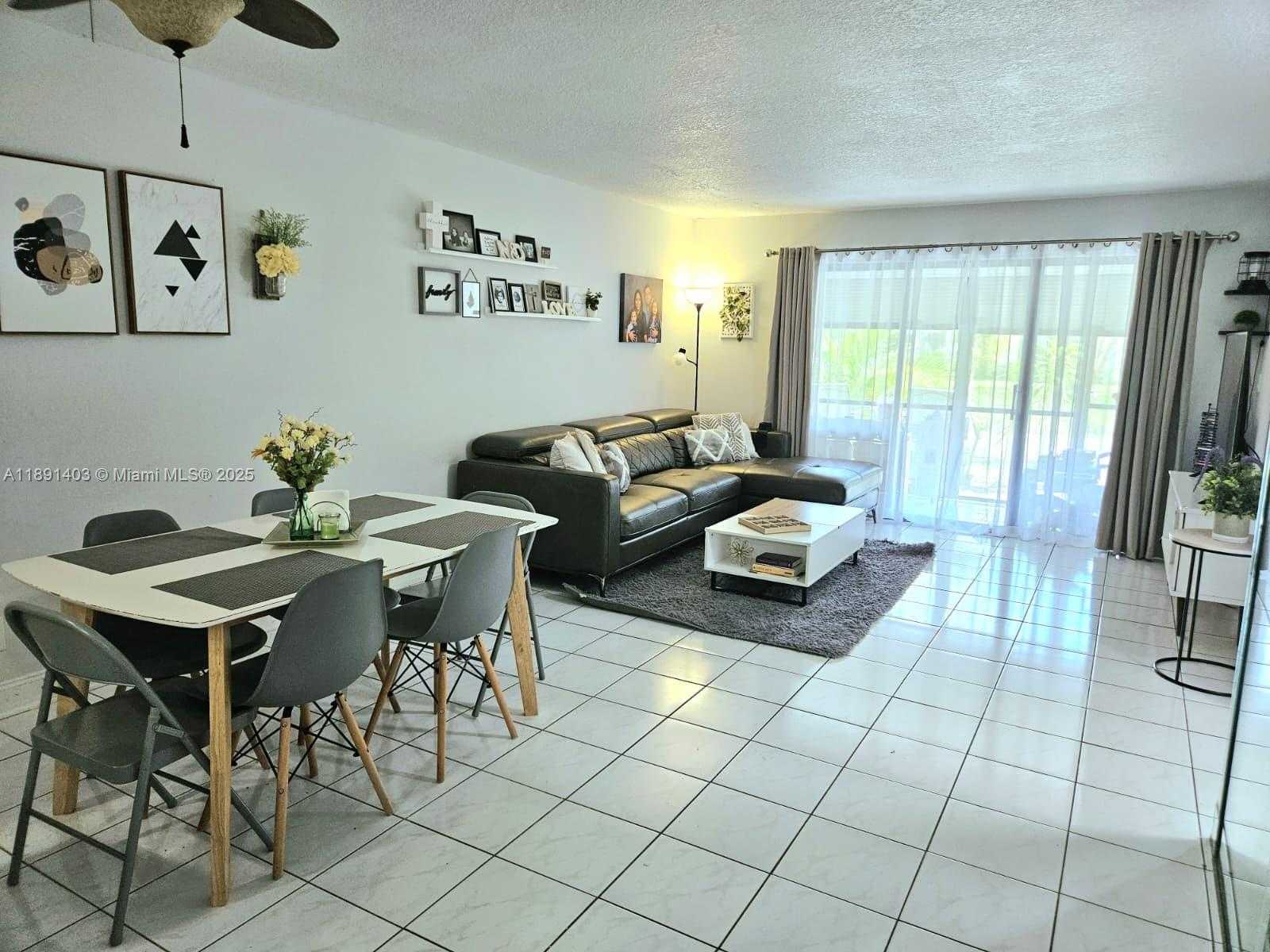 Small Image of 4249 SOUTH CARAMBOLA CIR S #2698, Coconut Creek Number 5