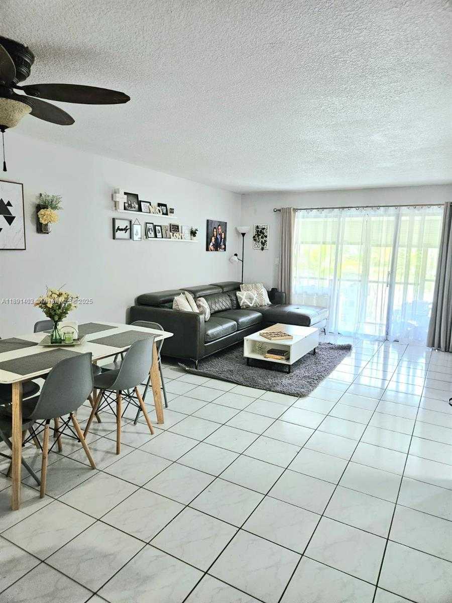 Small Image of 4249 SOUTH CARAMBOLA CIR S #2698, Coconut Creek Number 6