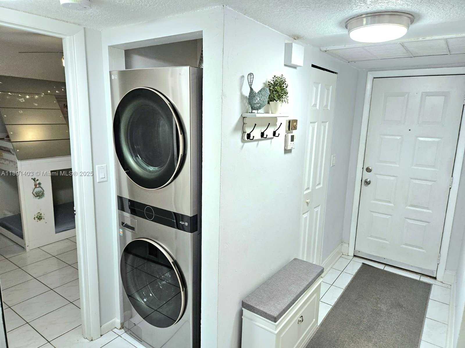 Small Image of 4249 SOUTH CARAMBOLA CIR S #2698, Coconut Creek Number 7