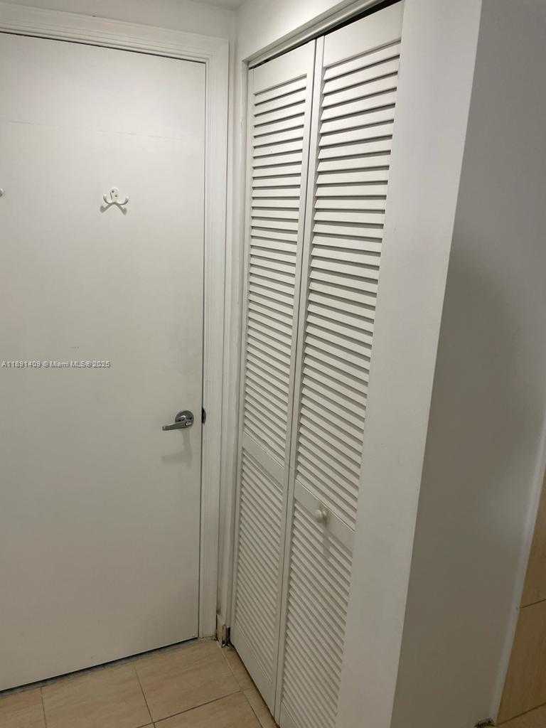 Small Image of 1750 NORTH BAYSHORE DR #1710, Miami Number 10