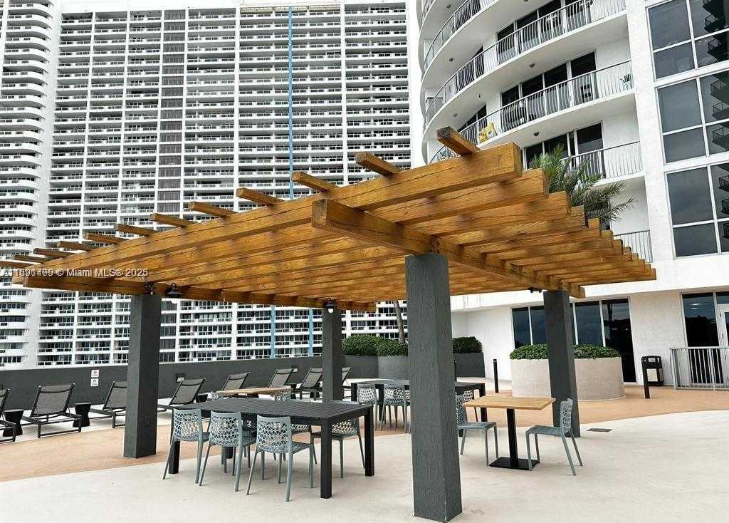 Small Image of 1750 NORTH BAYSHORE DR #1710, Miami Number 12
