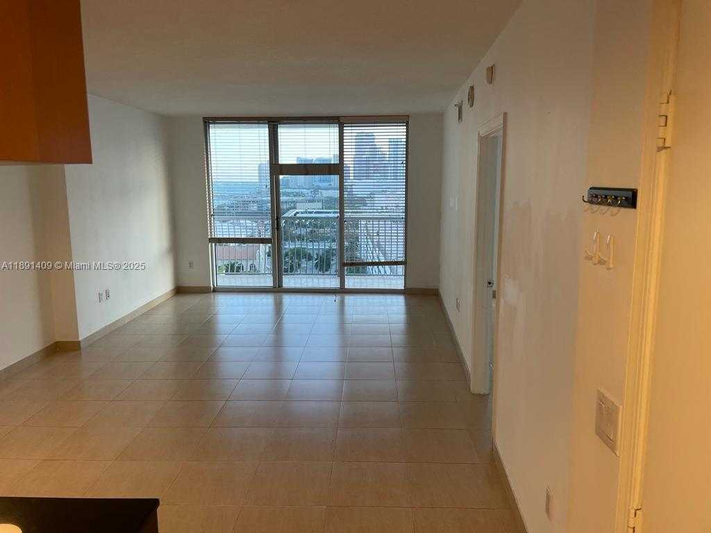 Small Image of 1750 NORTH BAYSHORE DR #1710, Miami Number 3