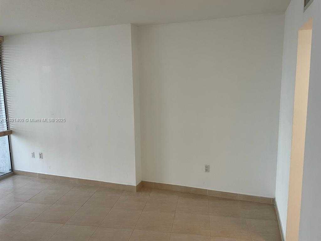 Small Image of 1750 NORTH BAYSHORE DR #1710, Miami Number 5