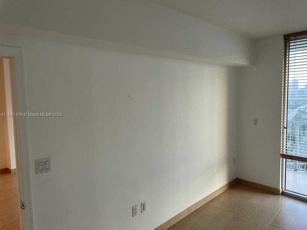 Small Image of 1750 NORTH BAYSHORE DR #1710, Miami Number 6