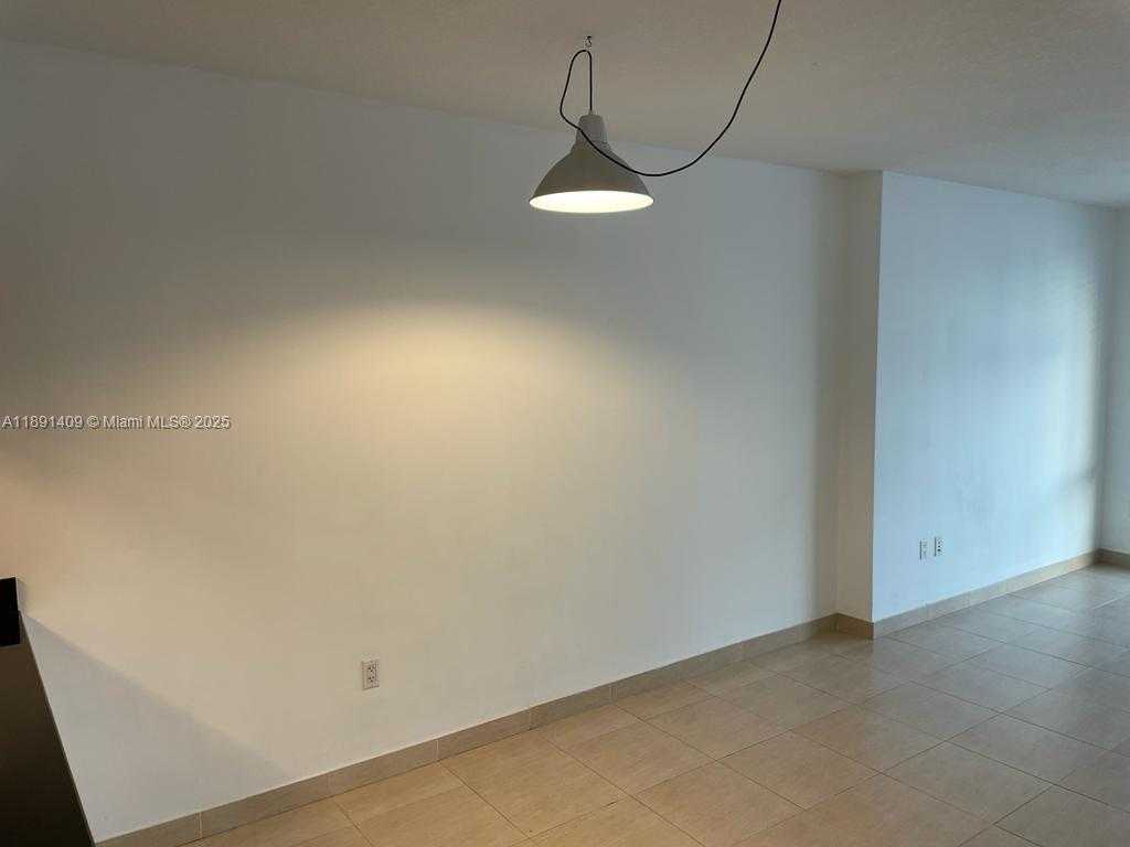 Small Image of 1750 NORTH BAYSHORE DR #1710, Miami Number 7