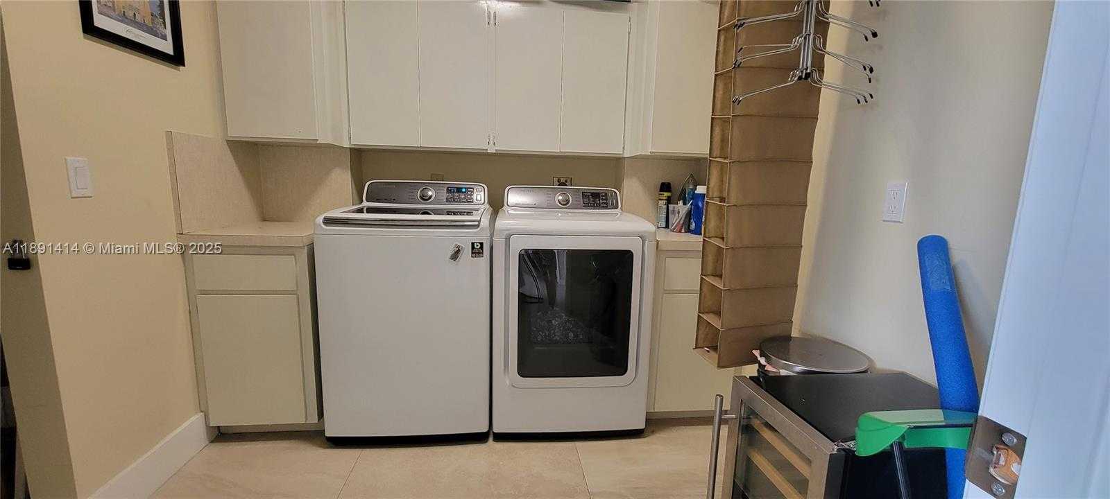 Small Image of 1530 WHITEHALL DR #405, Davie Number 21