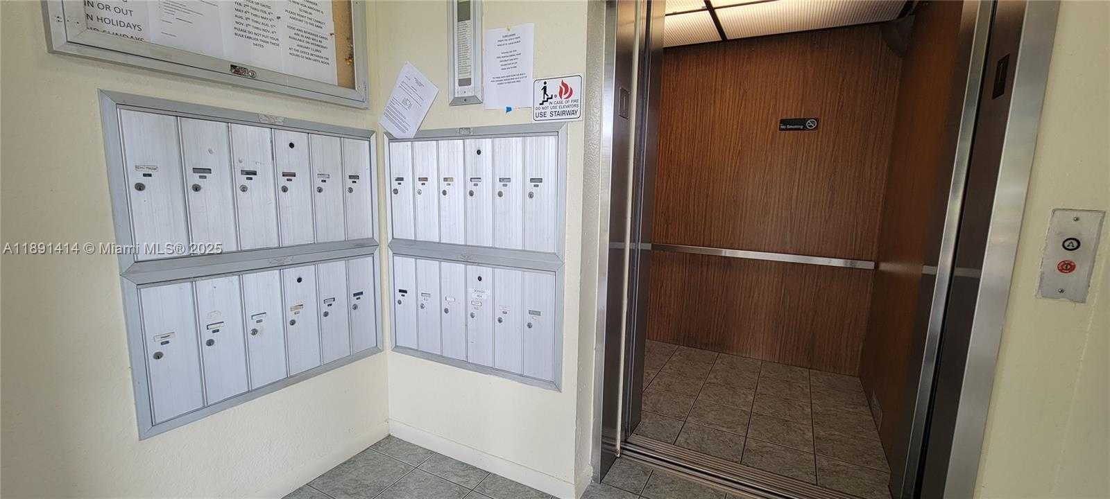 Small Image of 1530 WHITEHALL DR #405, Davie Number 33