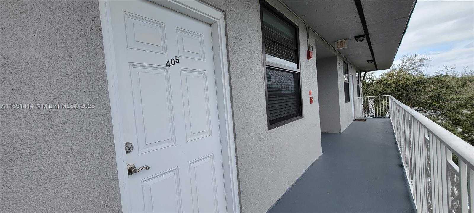 Small Image of 1530 WHITEHALL DR #405, Davie Number 36