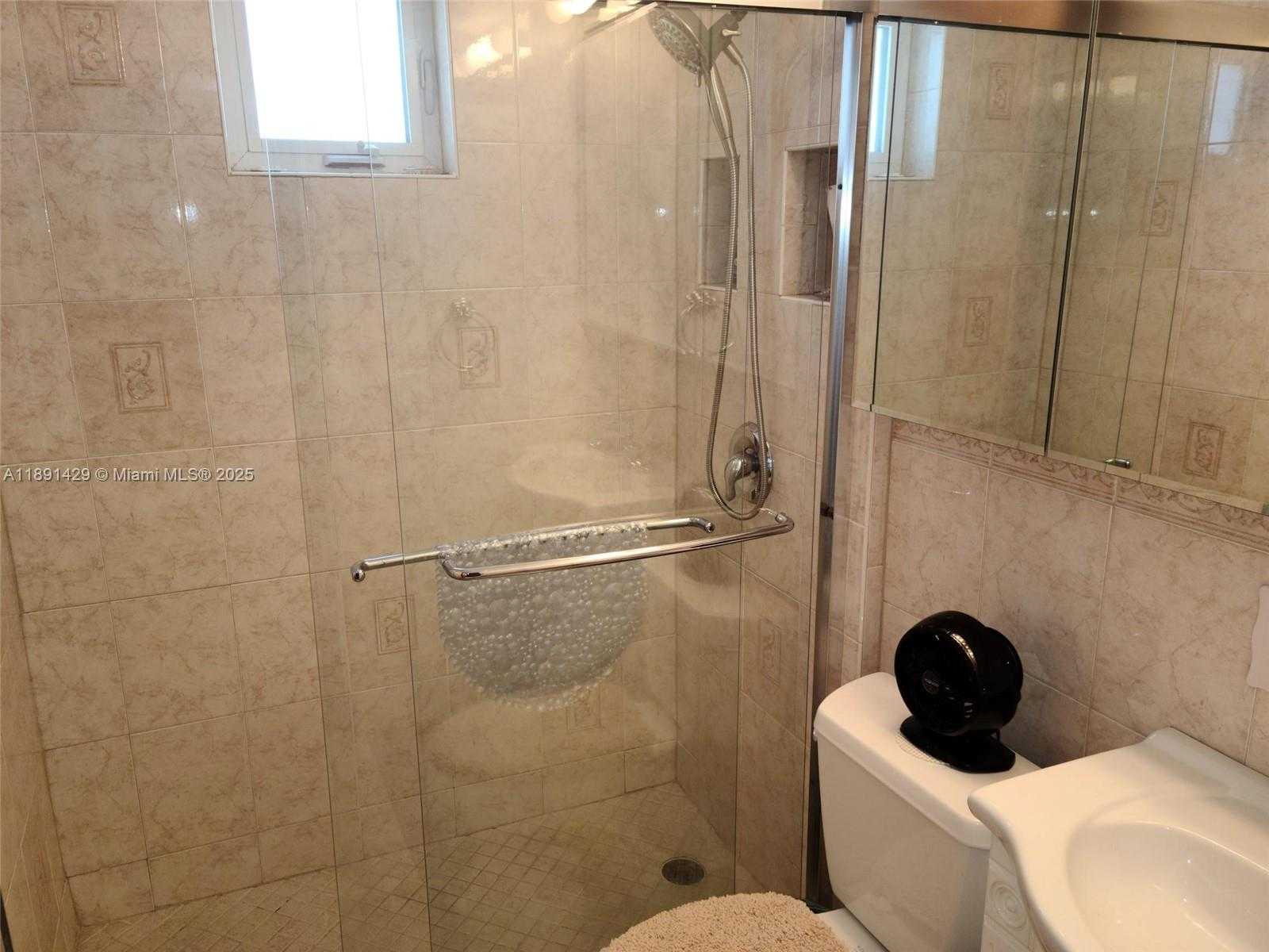 Small Image of 3401 NORTH EAST 10TH ST #PH16W, Pompano Beach Number 10