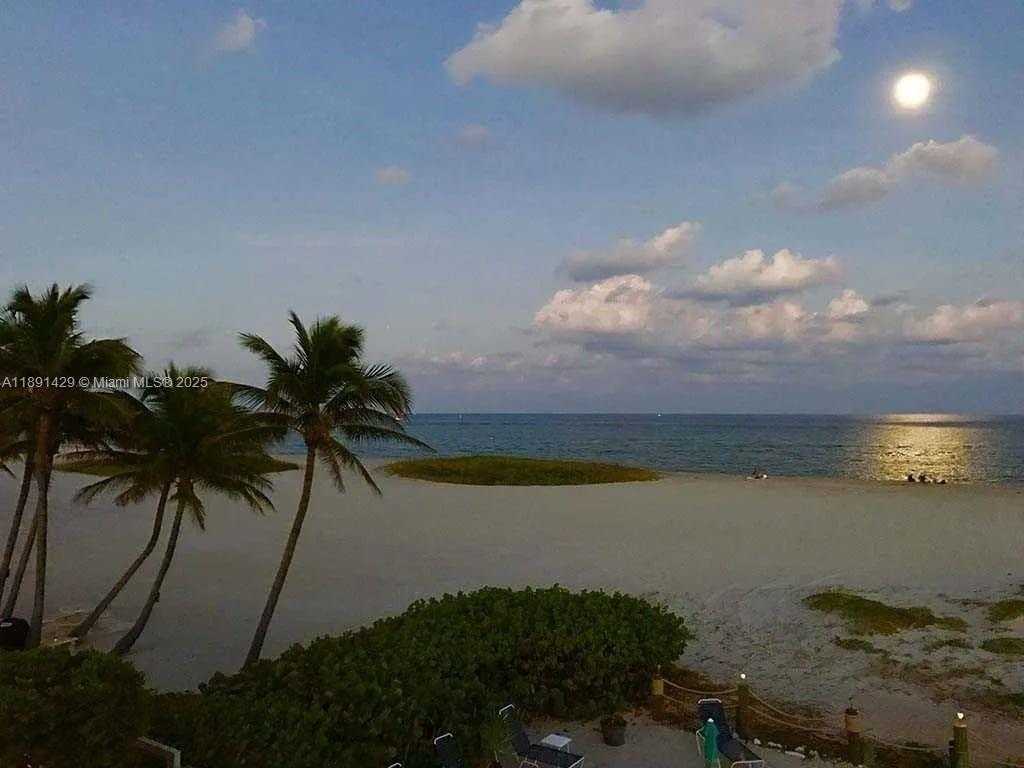 Small Image of 3401 NORTH EAST 10TH ST #PH16W, Pompano Beach Number 4