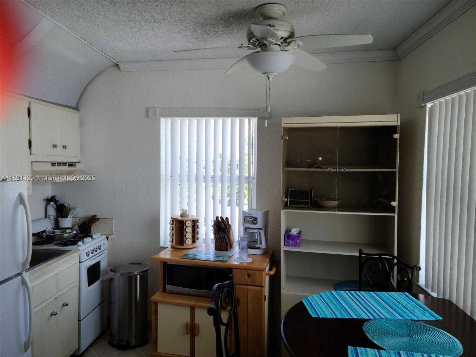 Small Image of 3401 NORTH EAST 10TH ST #PH16W, Pompano Beach Number 7