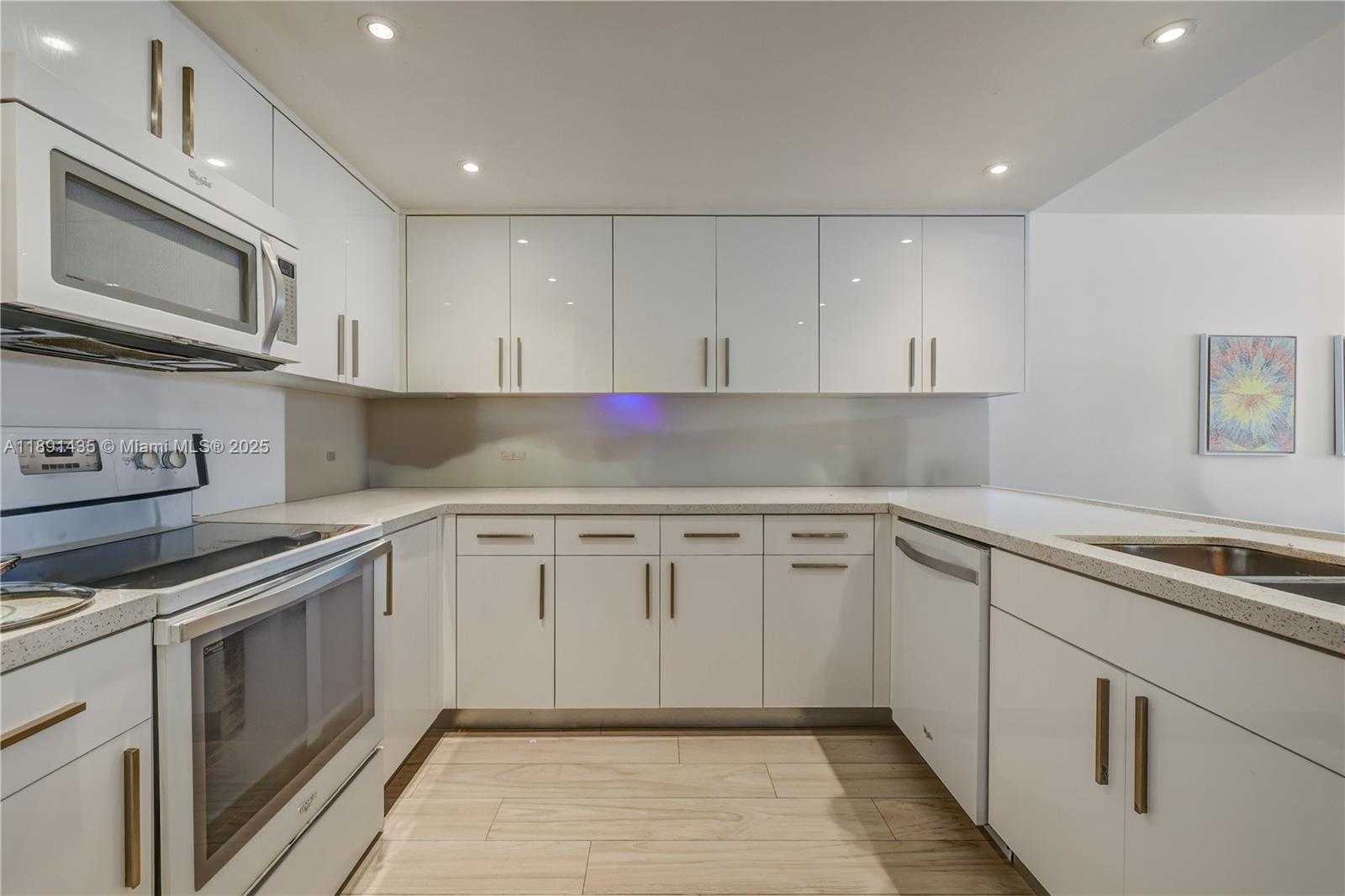 Small Image of 1901 BRICKELL AVE #B413, Miami Number 1