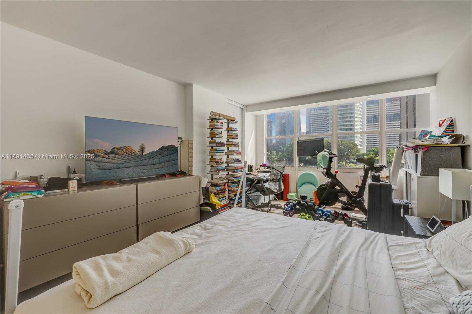 Small Image of 1901 BRICKELL AVE #B413, Miami Number 17