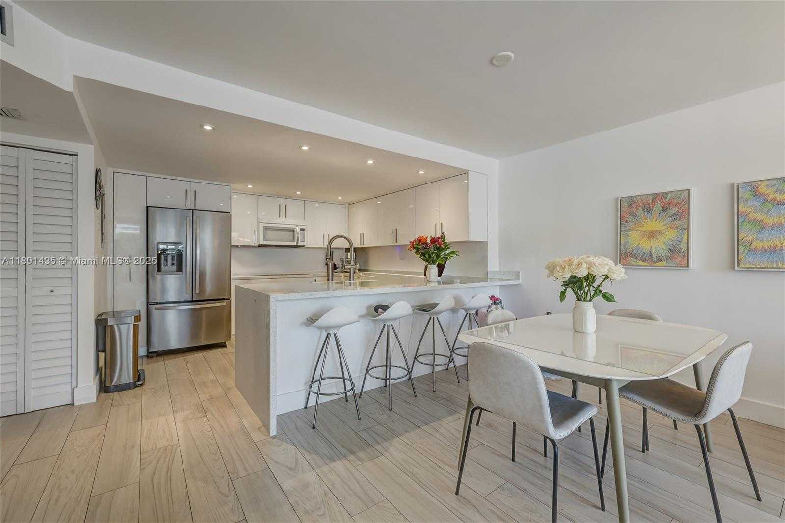 Small Image of 1901 BRICKELL AVE #B413, Miami Number 2