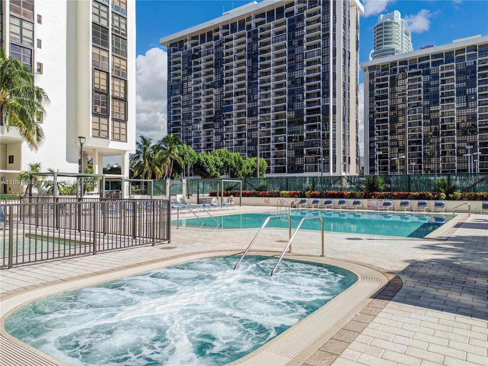 Small Image of 1901 BRICKELL AVE #B413, Miami Number 31