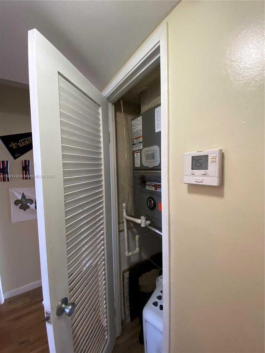 Small Image of Miami Number 14
