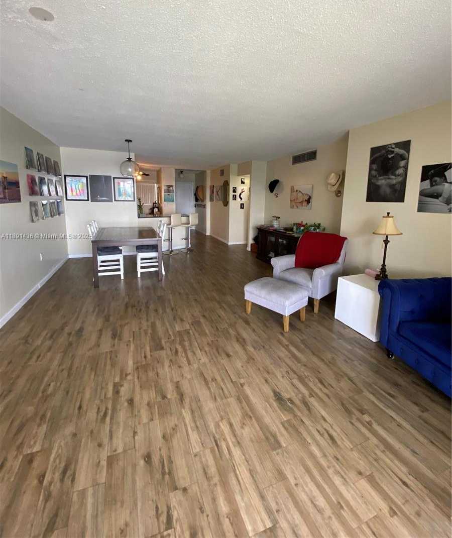 Small Image of Miami Number 18