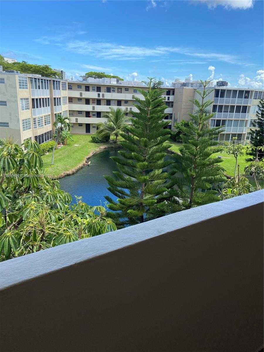 Small Image of Miami Number 21