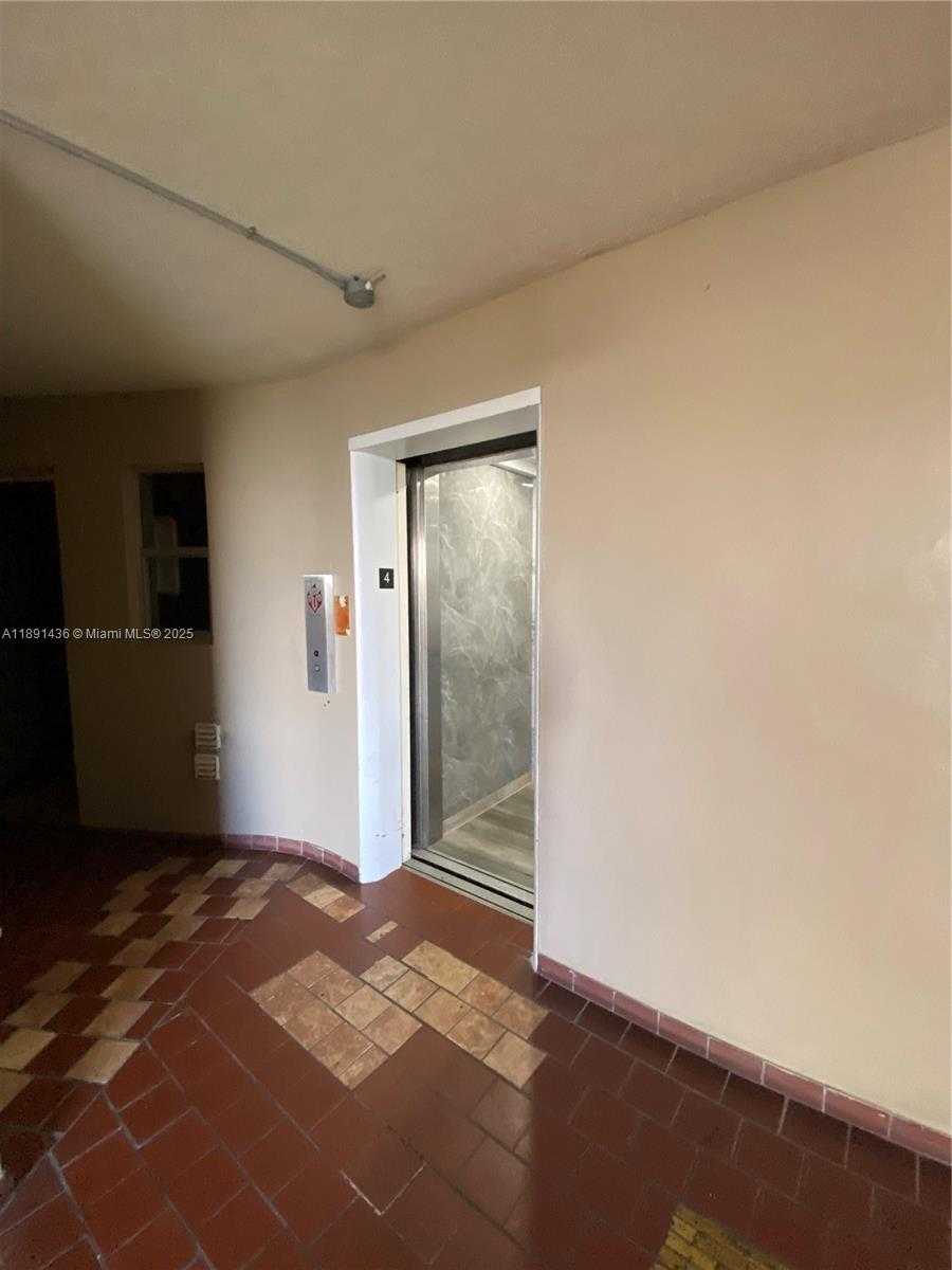 Small Image of Miami Number 25