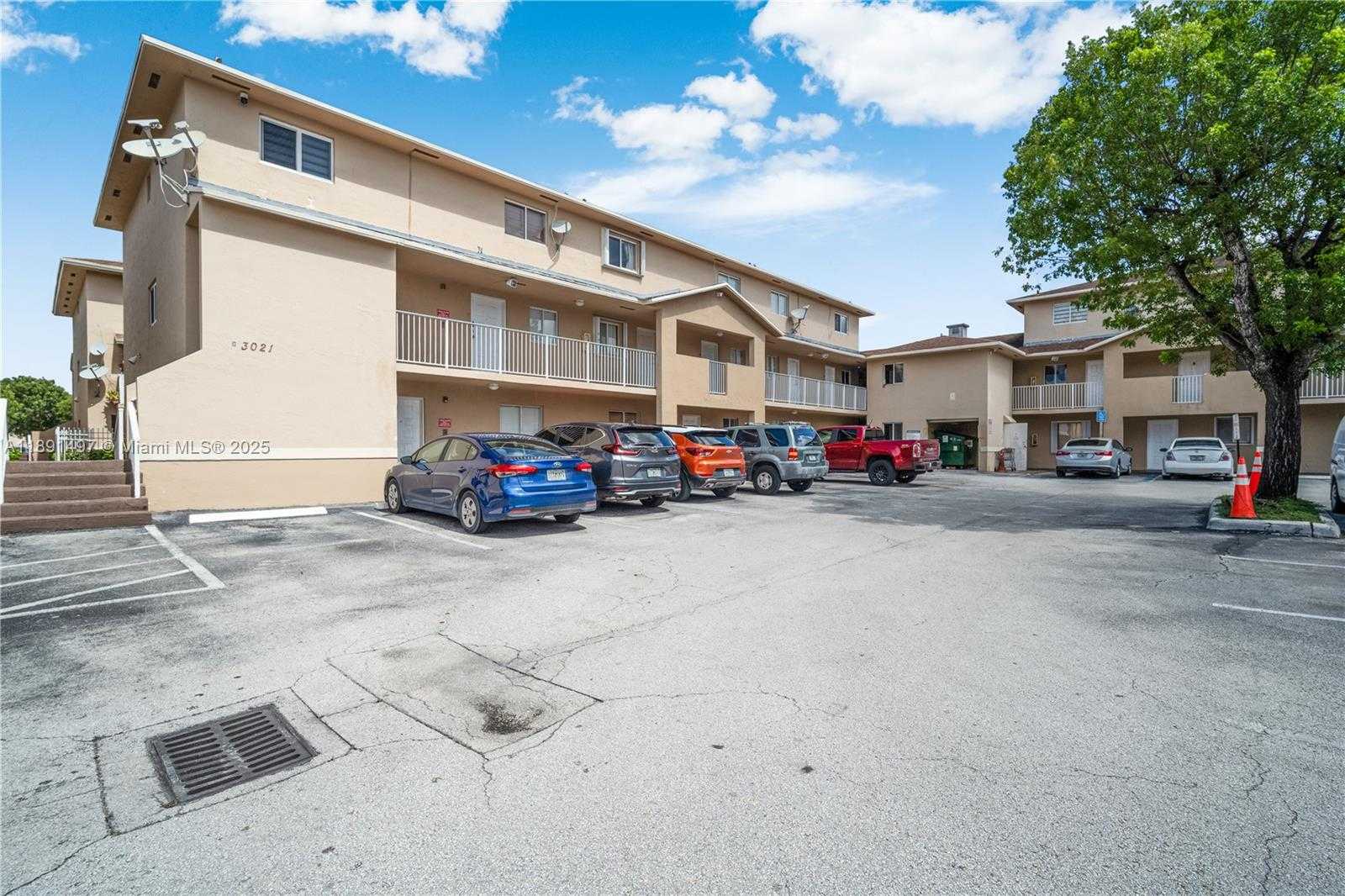 Small Image of 3021 WEST 76TH ST #C-109, Hialeah Number 2