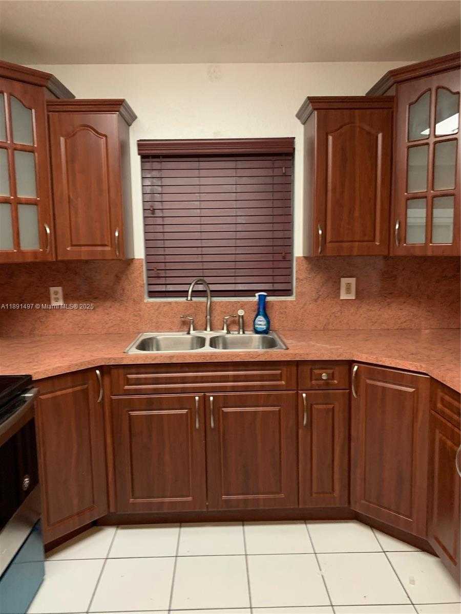 Small Image of 3021 WEST 76TH ST #C-109, Hialeah Number 4