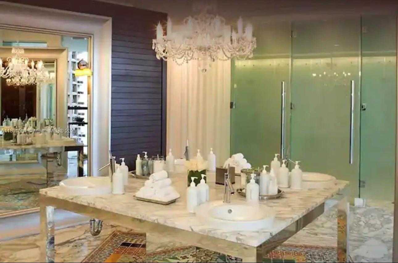 Small Image of 495 BRICKELL AVE #3706, Miami Number 22