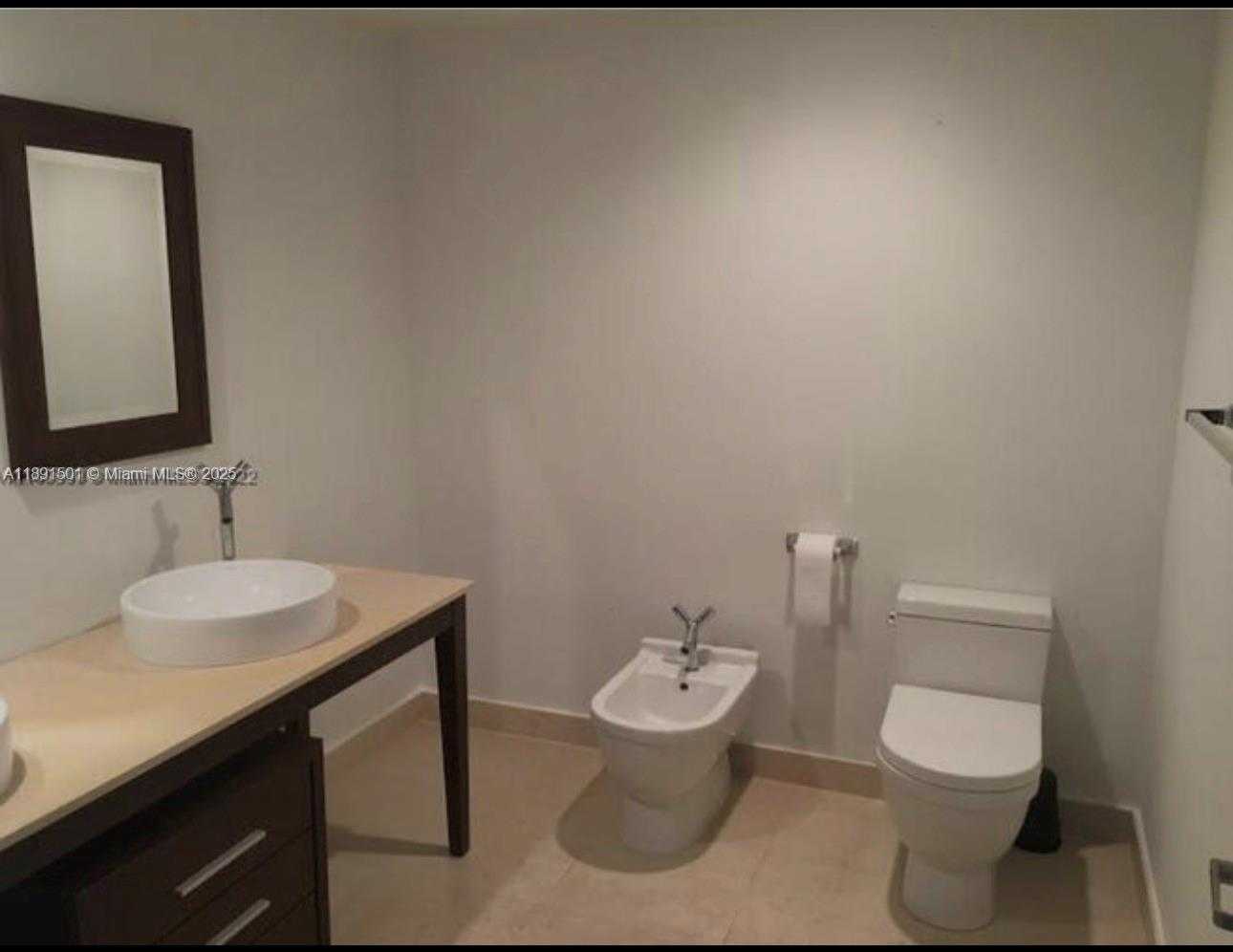 Small Image of 495 BRICKELL AVE #3706, Miami Number 35