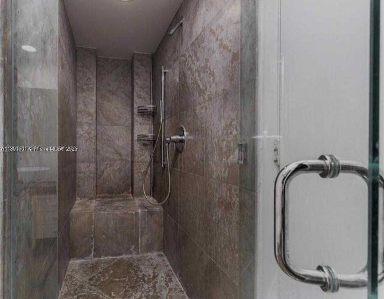 Small Image of 495 BRICKELL AVE #3706, Miami Number 36