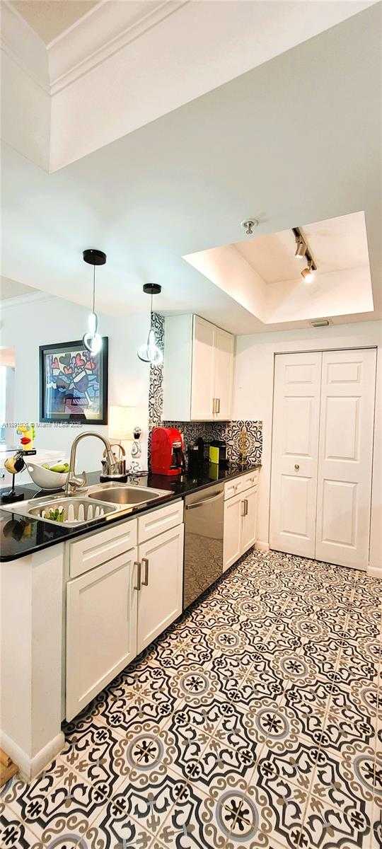 Small Image of 2000 NORTH BAYSHORE DR #907, Miami Number 10