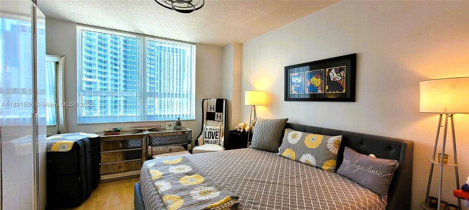 Small Image of 2000 NORTH BAYSHORE DR #907, Miami Number 23