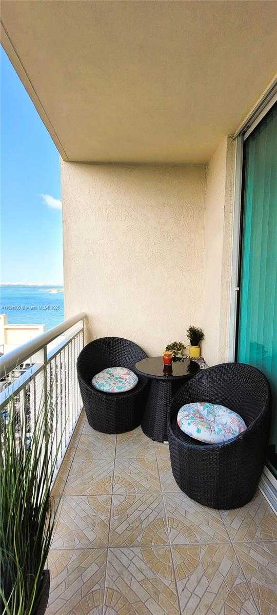 Small Image of 2000 NORTH BAYSHORE DR #907, Miami Number 3